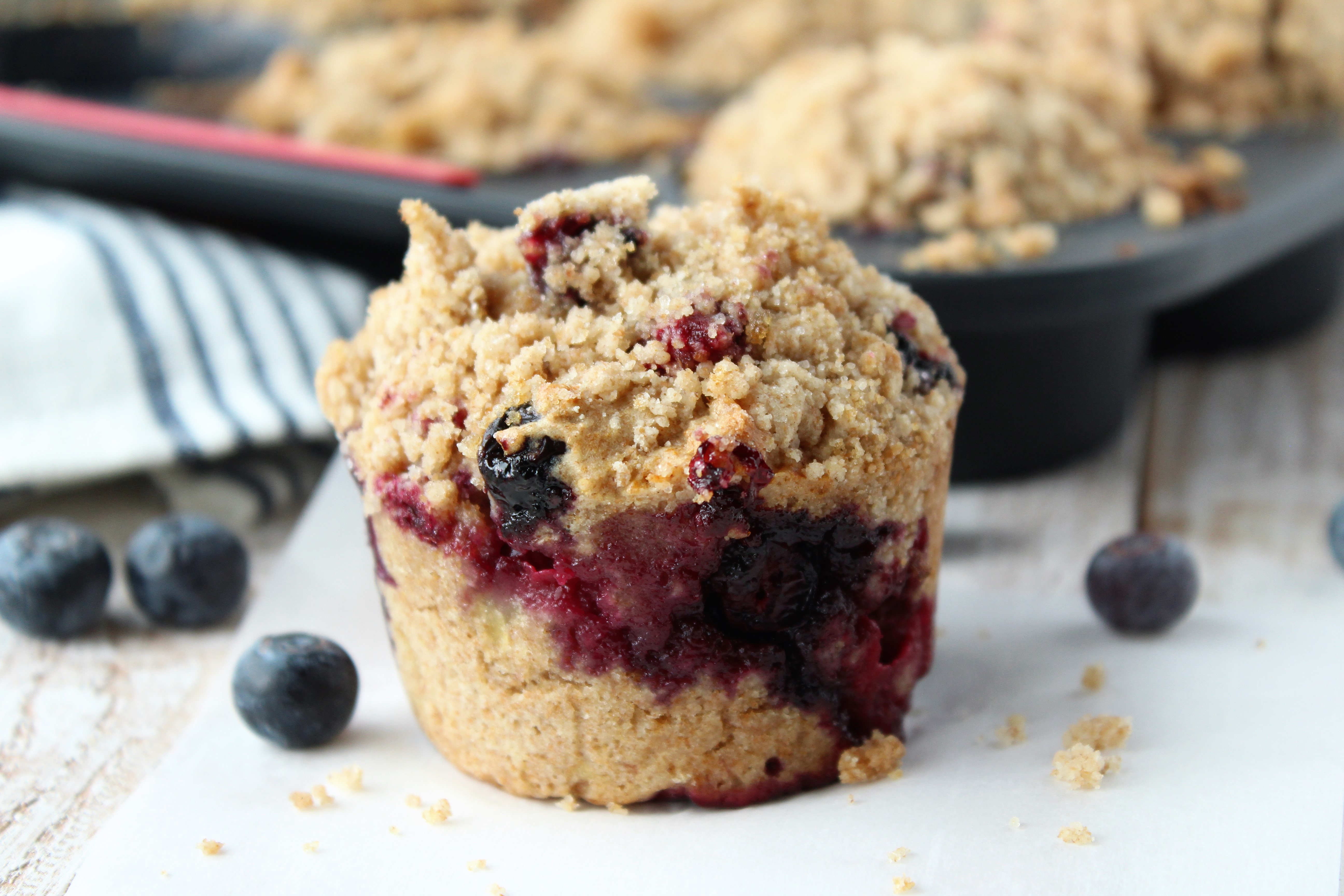 banana blueberry muffins with crumb topping