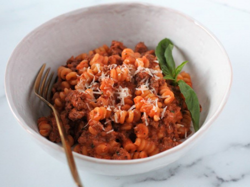 Cheesy Tomato Basil Pasta Skillet